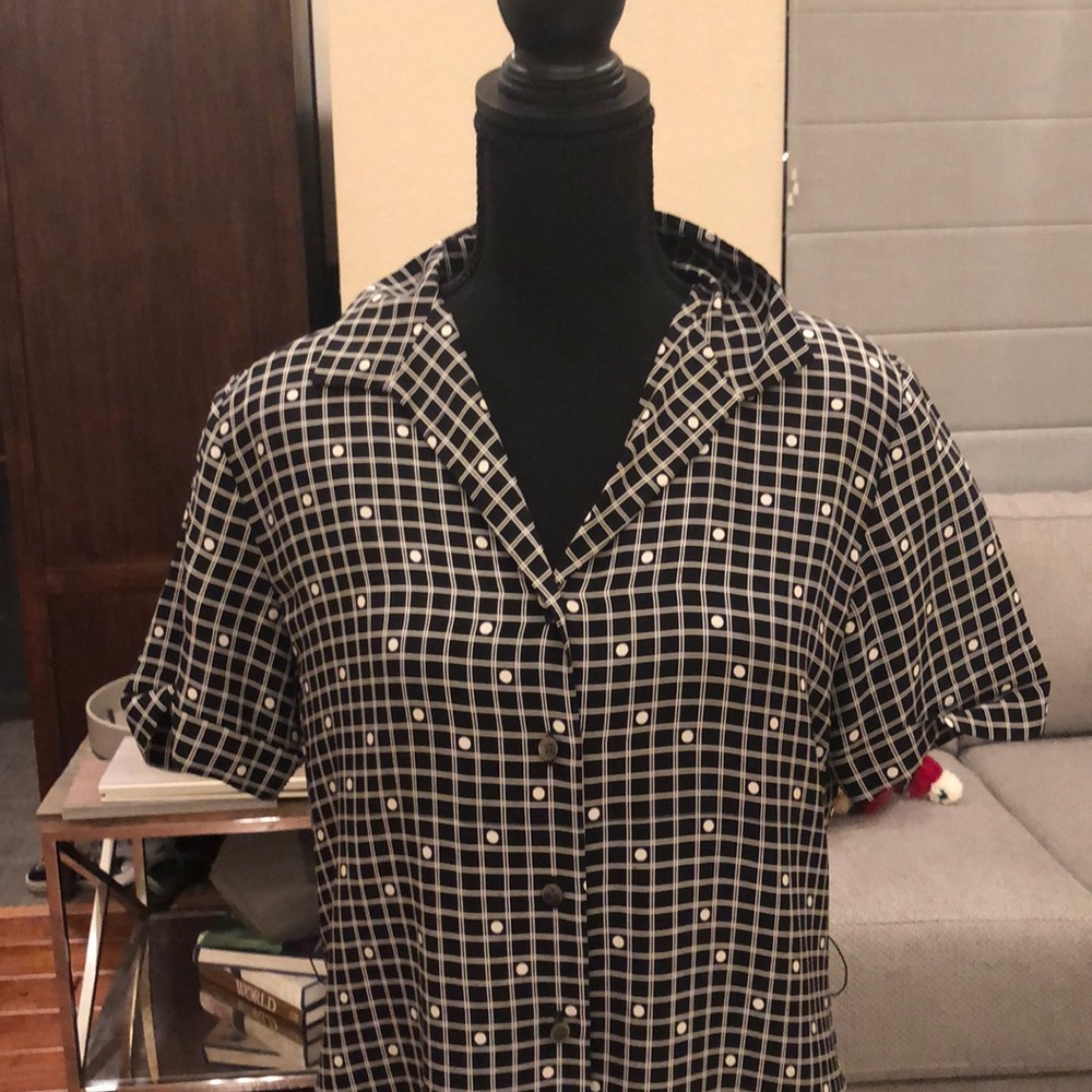 criss cross dot pattern short sleeve dress